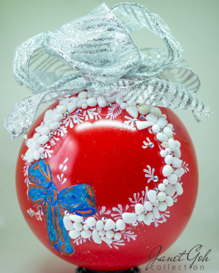 Picture of 6" dia Hand painted Glass Ball - Flora Wreath - Christmas Tree Ornament